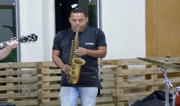 Saxofonista Leandro Alves