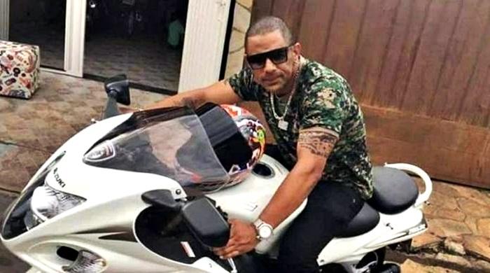 Após afastamento da igreja, homem invade templo e mata fiéis