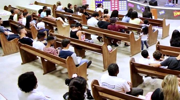 Em Tanguá, há 10 anos igreja disponibiliza jantar para pessoas da comunidade local e fiéis