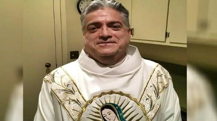Padre confessa que roubava dinheiro de fiéis e é afastado da igreja