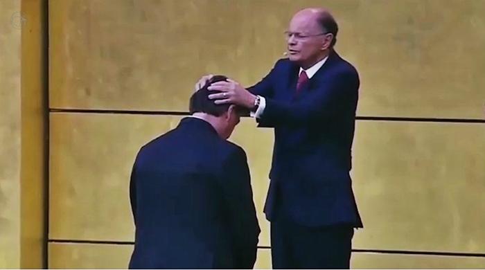 Bispo Macedo, líder da IURD profetiza na vida de Jair Bolsonaro, presidente do Brasil