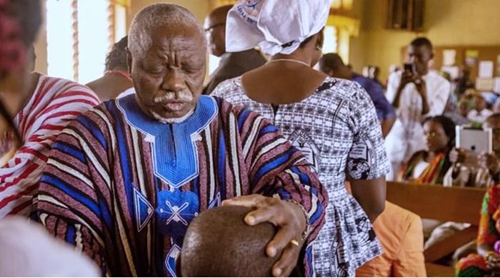 Após 700 anos, novo chefe tribal cristão rompe práticas pagãs em Gana