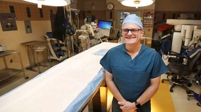 Neurocirurgião em oncologia afirma: “Deus pode curar nossas doenças”