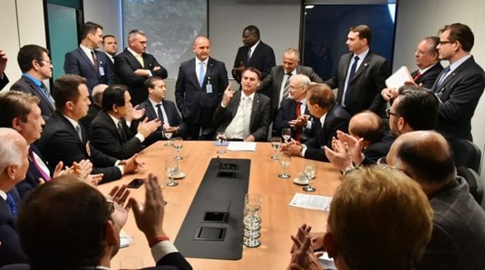 Bancada evangélica elabora emenda em busca de isenção fiscal total para igrejas