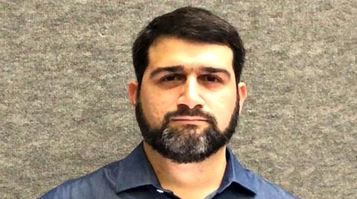 Pastor cria campanha para venda de livro e destina boa parte da arrecadação na doação de cestas básicas