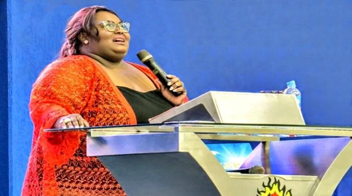 Cantora gospel Fabiana Anastácio morre por complicações do coronavírus 