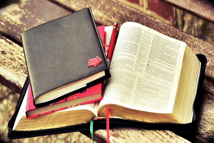 Tradução da Bíblia Sagrada alcança a marca de 700 idiomas