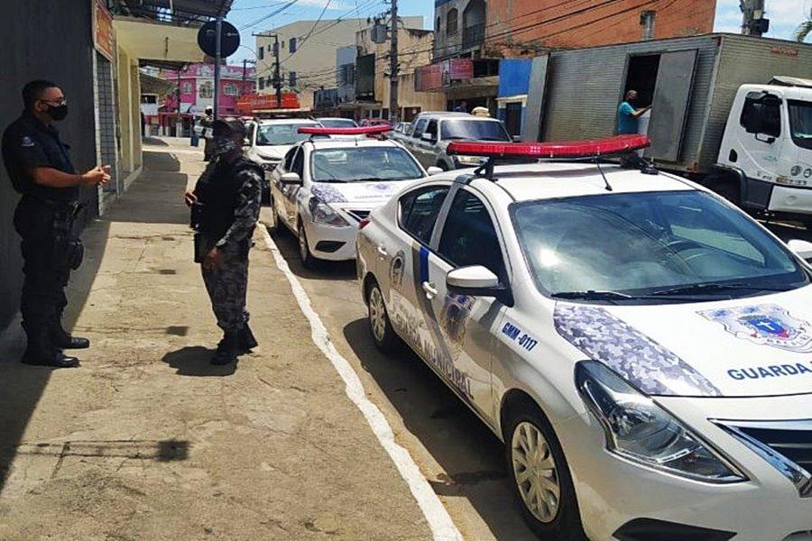 Igreja evangélica é fechada após descumprir veto à aglomeração e promover culto