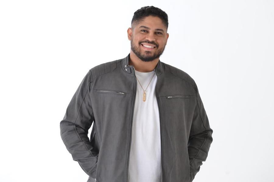 Douglas Nascimento estreia na Central Gospel Music com a canção 