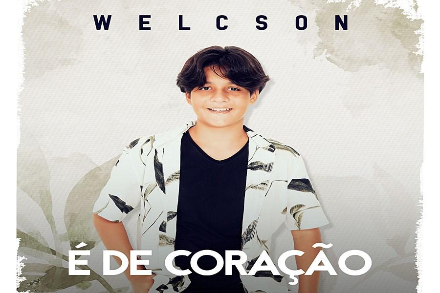 Ex-The Voice Kids, Welcson canta e encanta com o single “É de Coração”