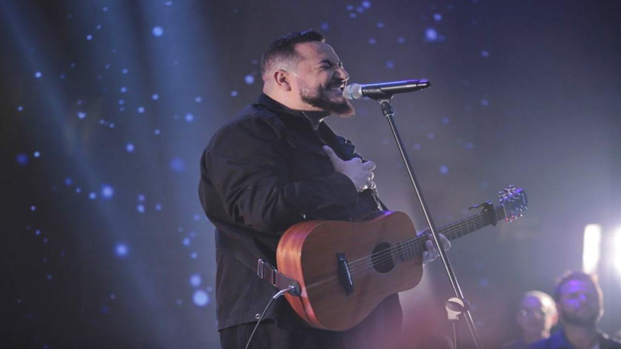 Juan Raposo apresenta a canção 