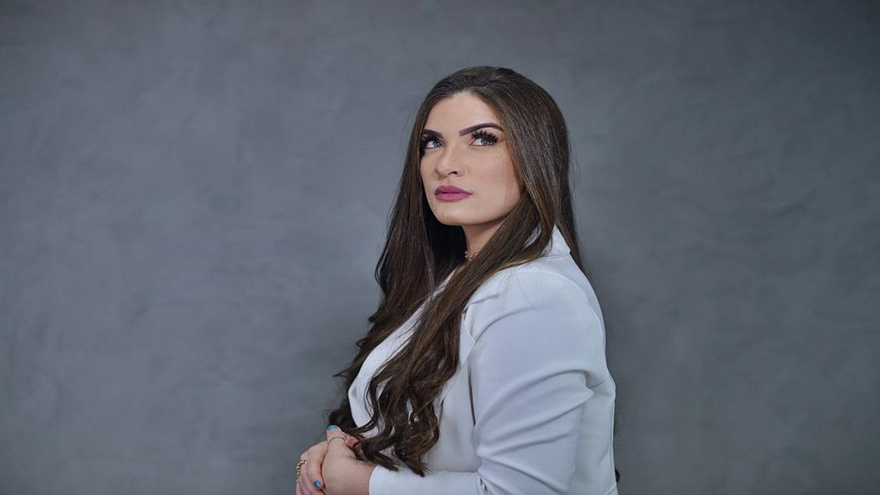 Isabelle Dias lança o single 