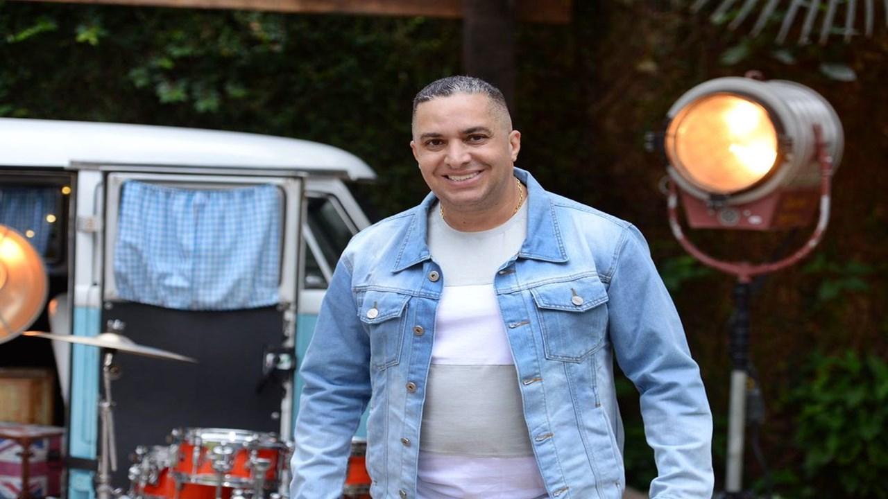 Waguinho faz releitura do hit 