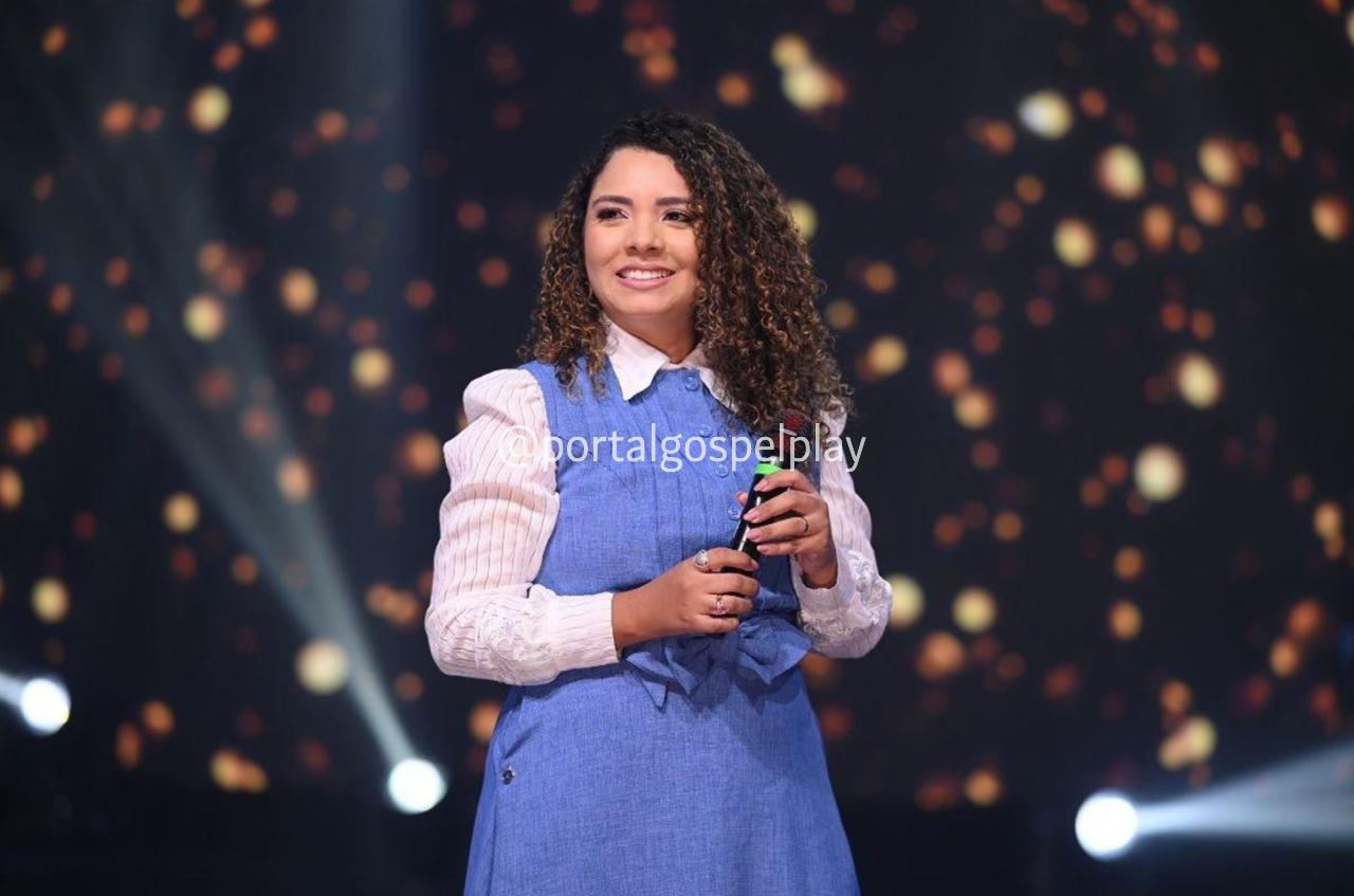 Vanessa Carvalho interpreta com autoridade e beleza o single “Sem Contradição”