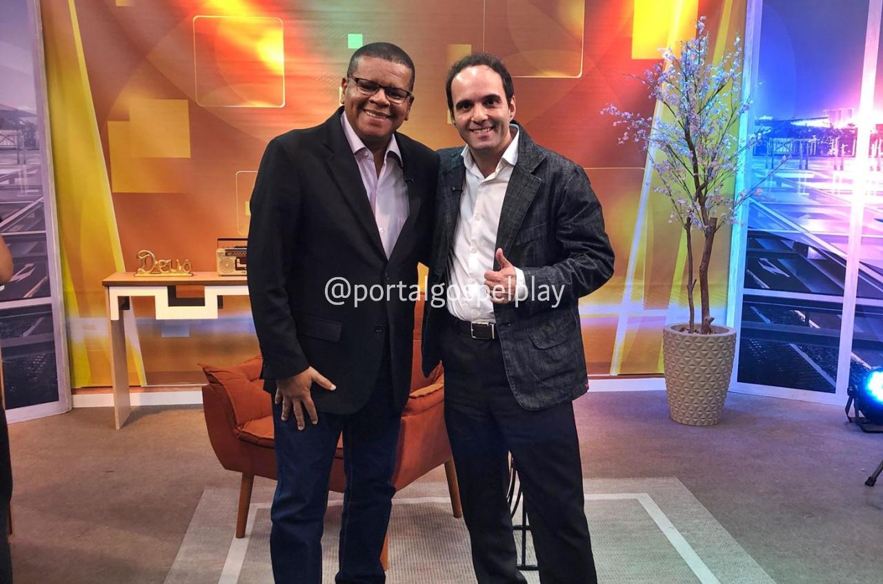 Cantor Edu Silvera grava participação no programa 