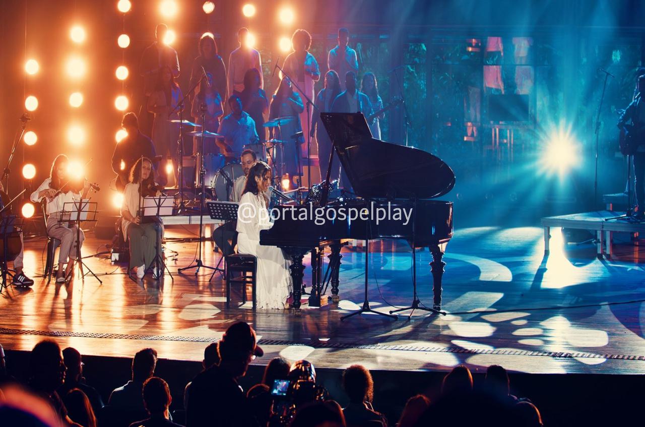 Novo single de Julia Vitória reflete sobre o sacrifício de Jesus na cruz e o seu amor incondicional