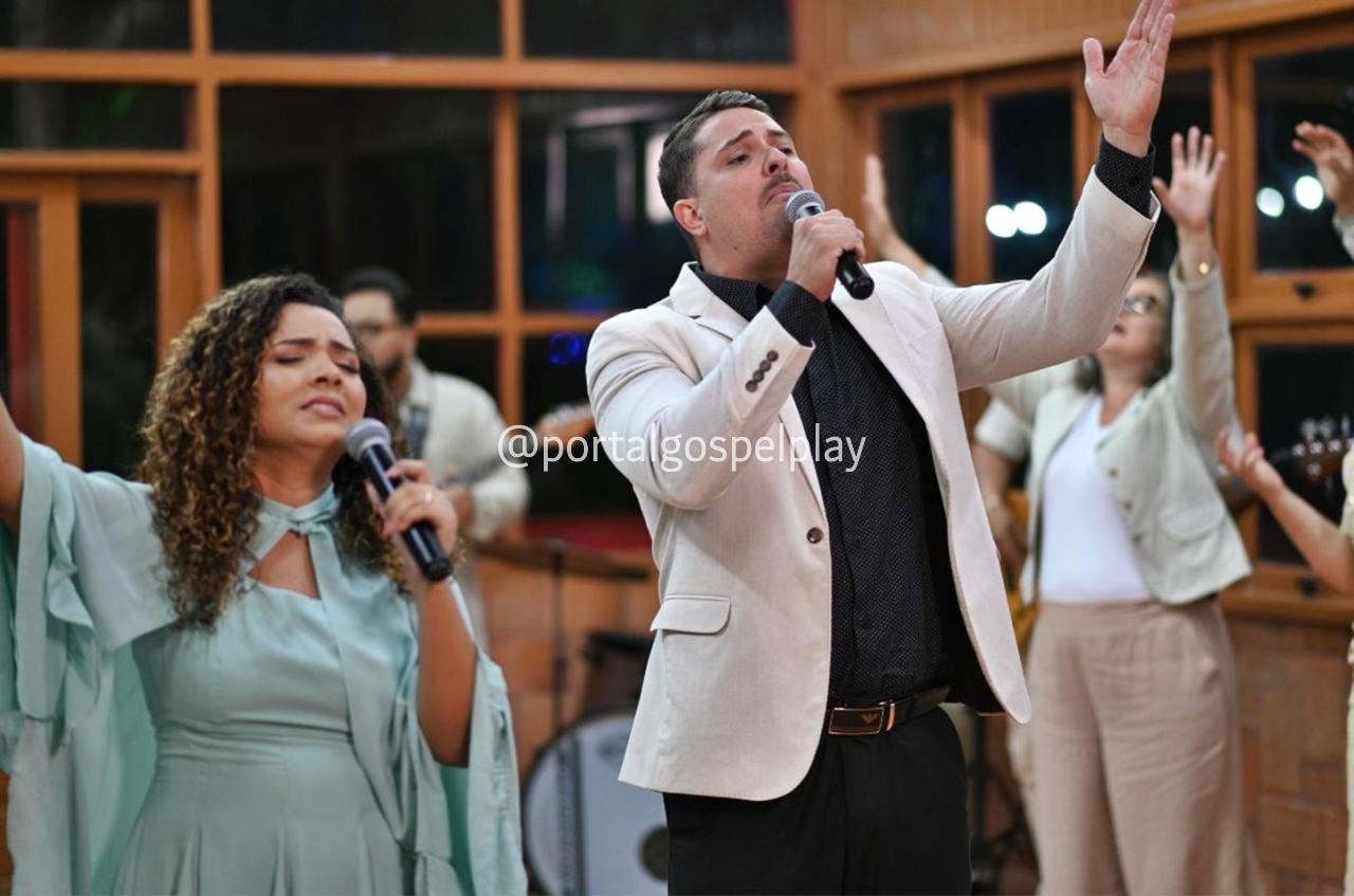 Vanessa Carvalho e Pr. Pedro Neto adoram a Deus com a canção “Isaías 6”