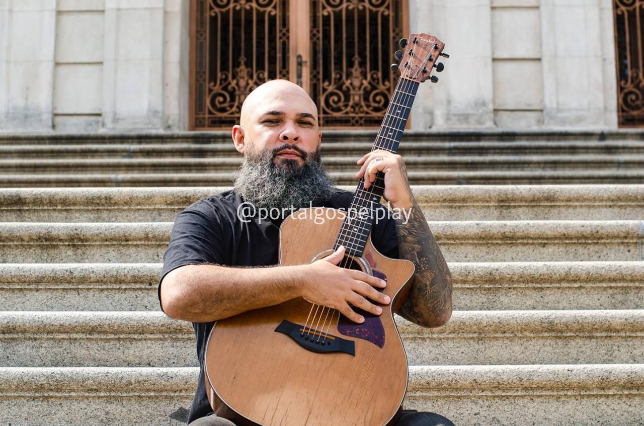 Vitor Teixeira lança o single 