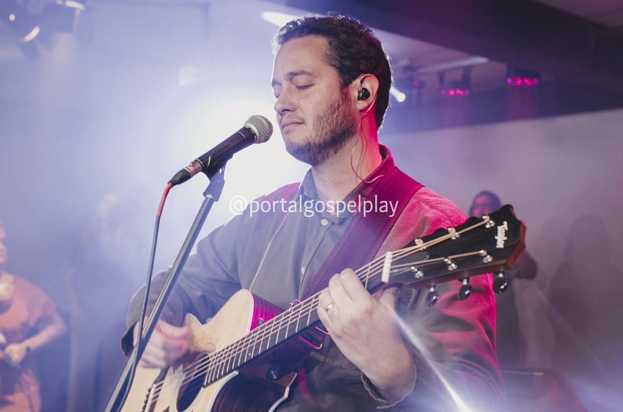 Lucas Brondi celebra a bondade de Deus no single 