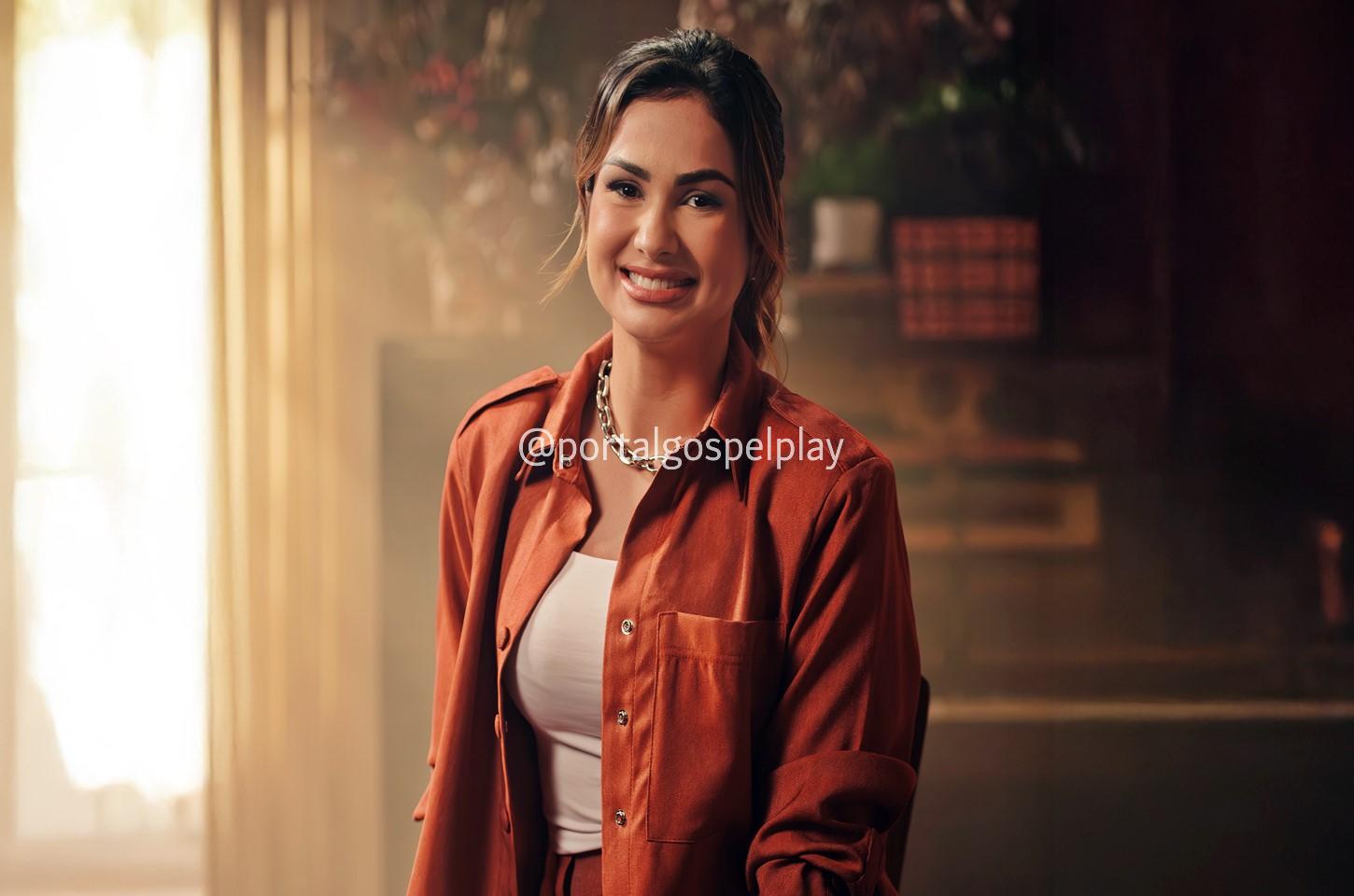 Bruna Olly revisita louvores que compõem a trilha sonora de sua vida