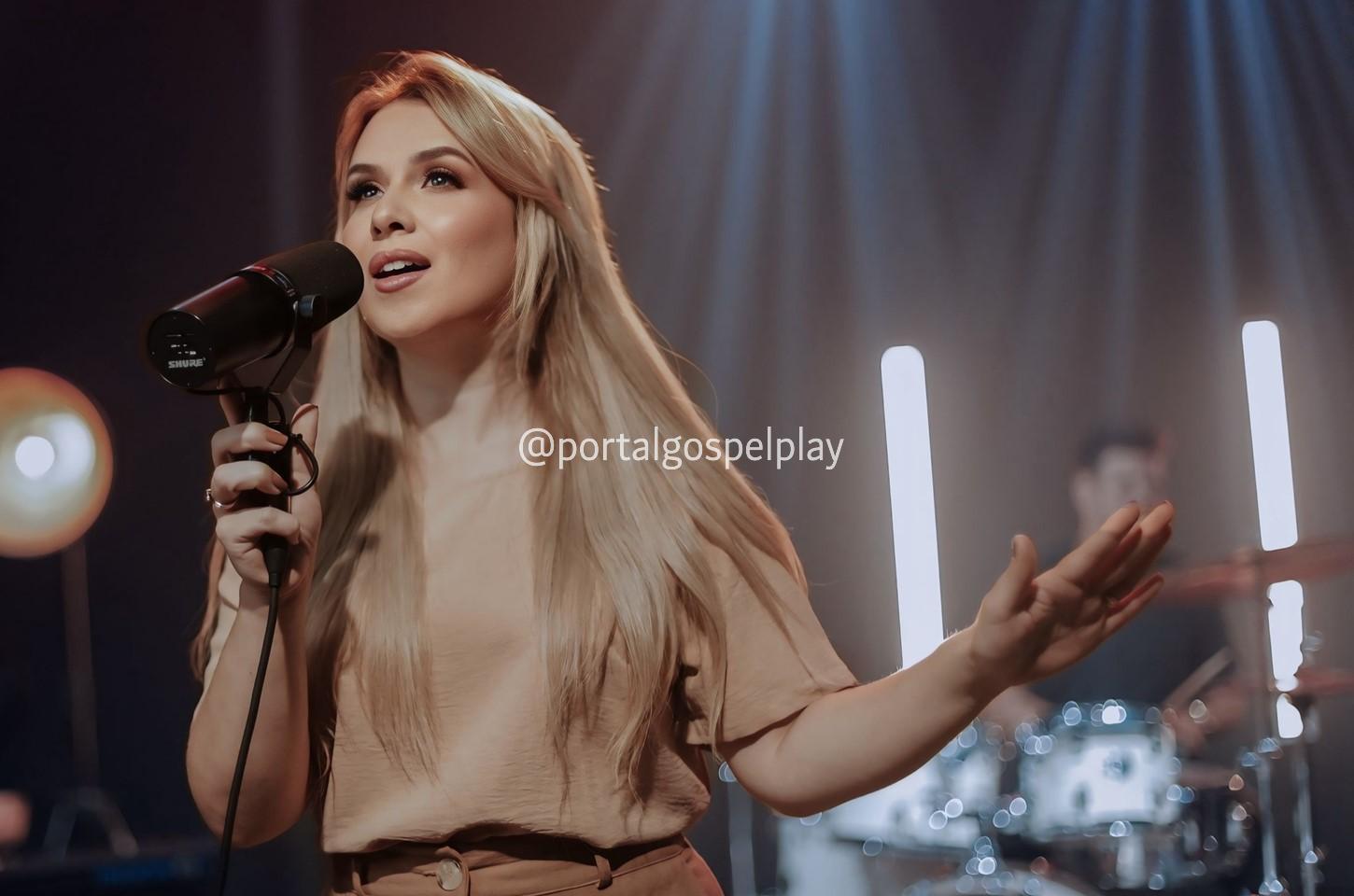 Fernanda Martell lança 