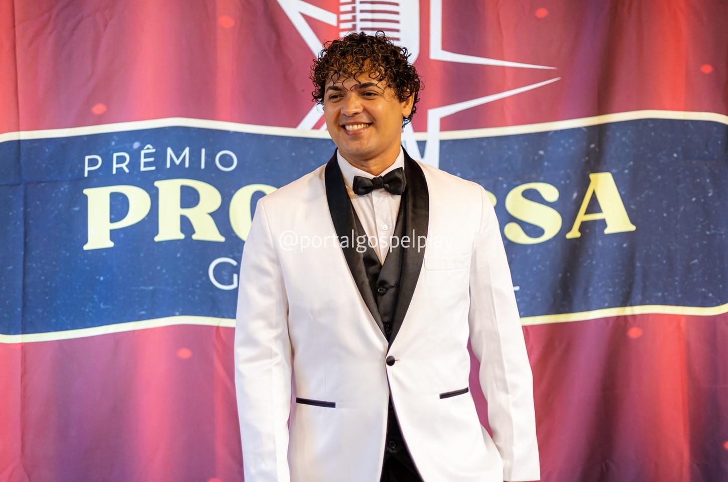 Hudson Vieira vence o Prêmio Promessa Gospel 2026 e lança o single 