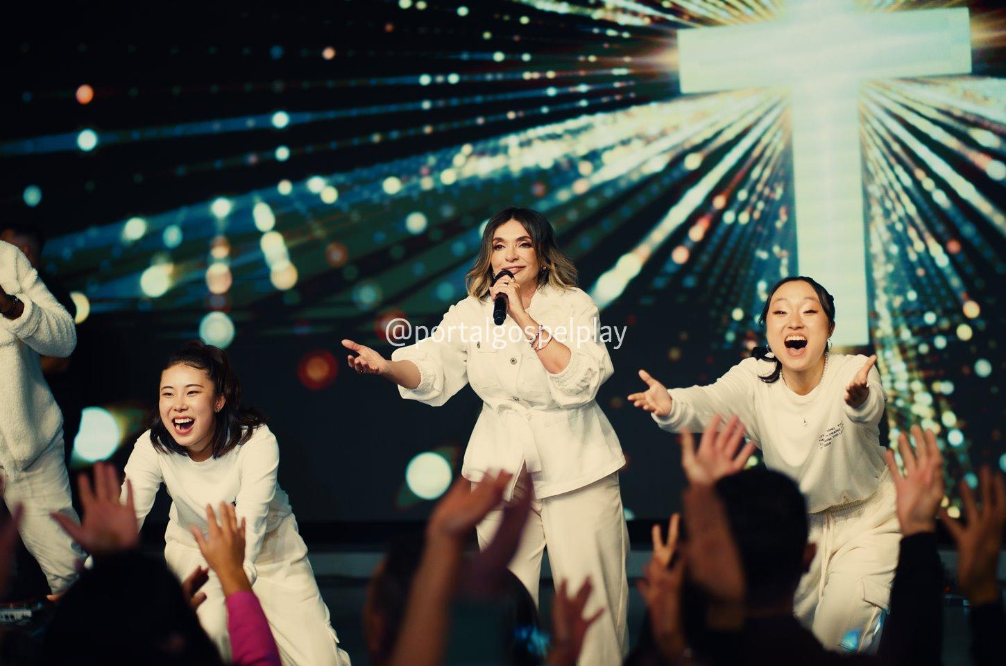 Soraya Moraes surpreende com lançamento de canção k-worship “Amamos Mais e Mais” em São Paulo