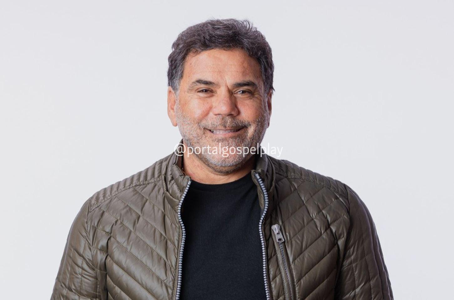 Fernandinho Siqueira lança versão de 