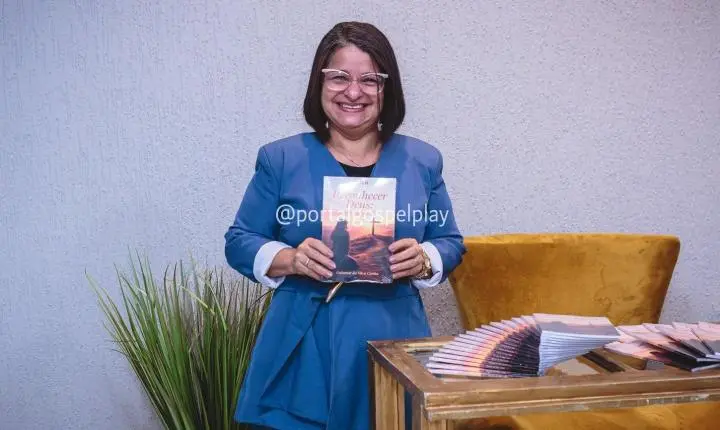 Blumenau recebe lançamento do livro 