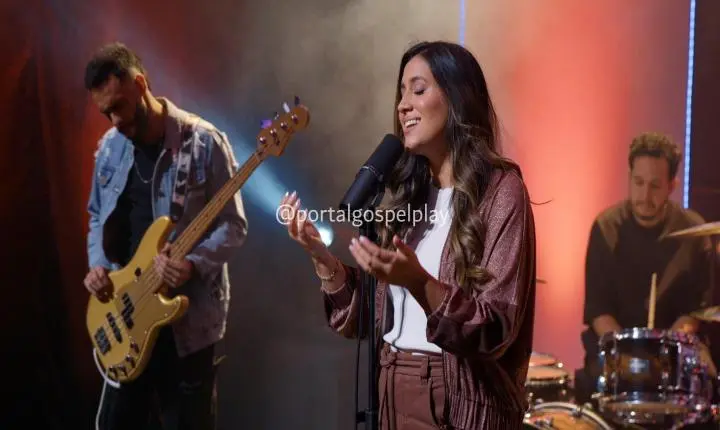 Kelly Benigno lança o single “Nunca Me Deixará” – cuidado e fidelidade de Deus