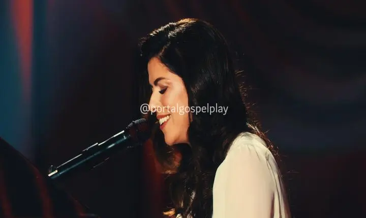 Rachel Novaes se une à FHOP Music em “Tudo Novo / Maranata”